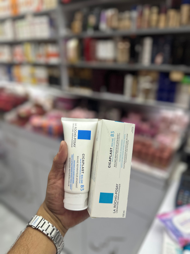 کرم ترمیم کننده کرم ترمیم کننده سیکاپلاست پوست خشک و آسیب دیده لاروش پوزای